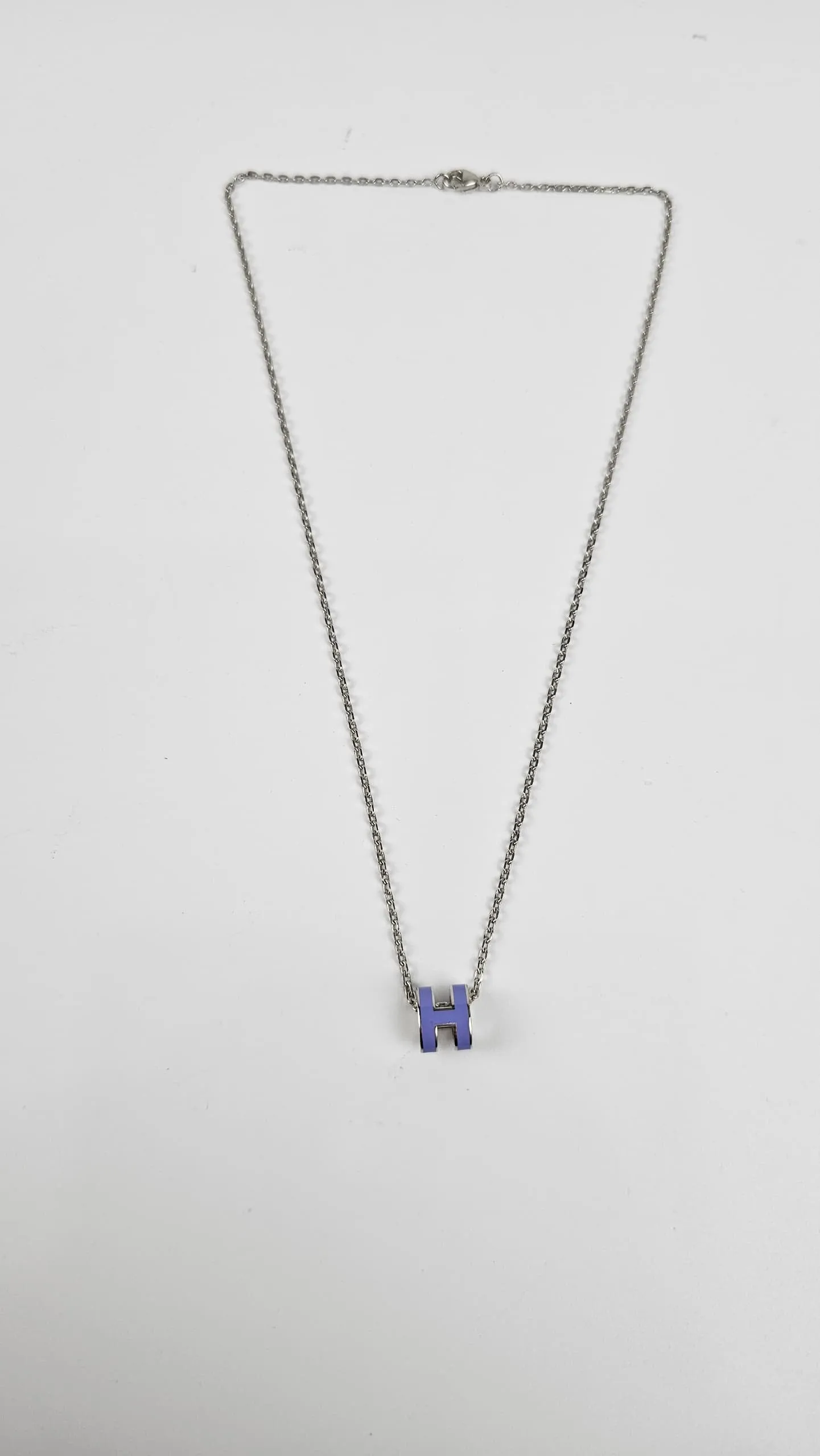 Mini Pop H Lilas Lacquered Metal with Palladium-plated Hardware necklace